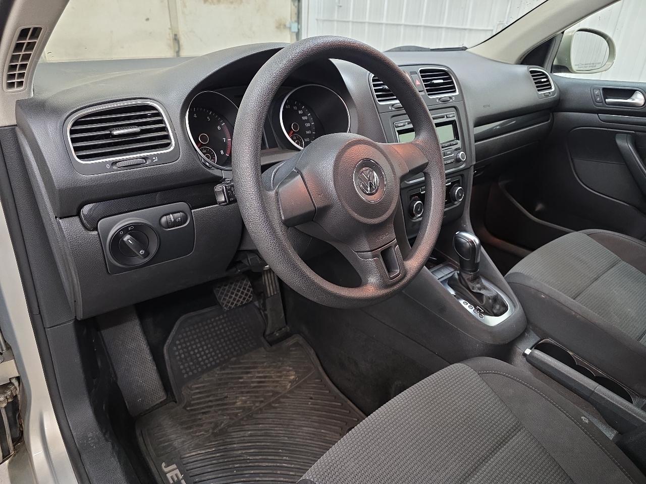 Volkswagen Jetta SportWagen 4dr Auto SE w/Sunroof 2012