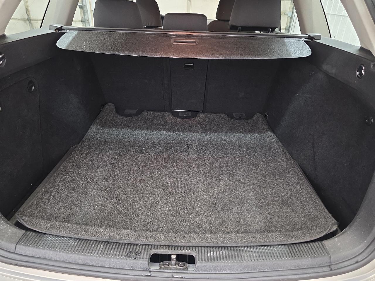 Volkswagen Jetta SportWagen 4dr Auto SE w/Sunroof 2012