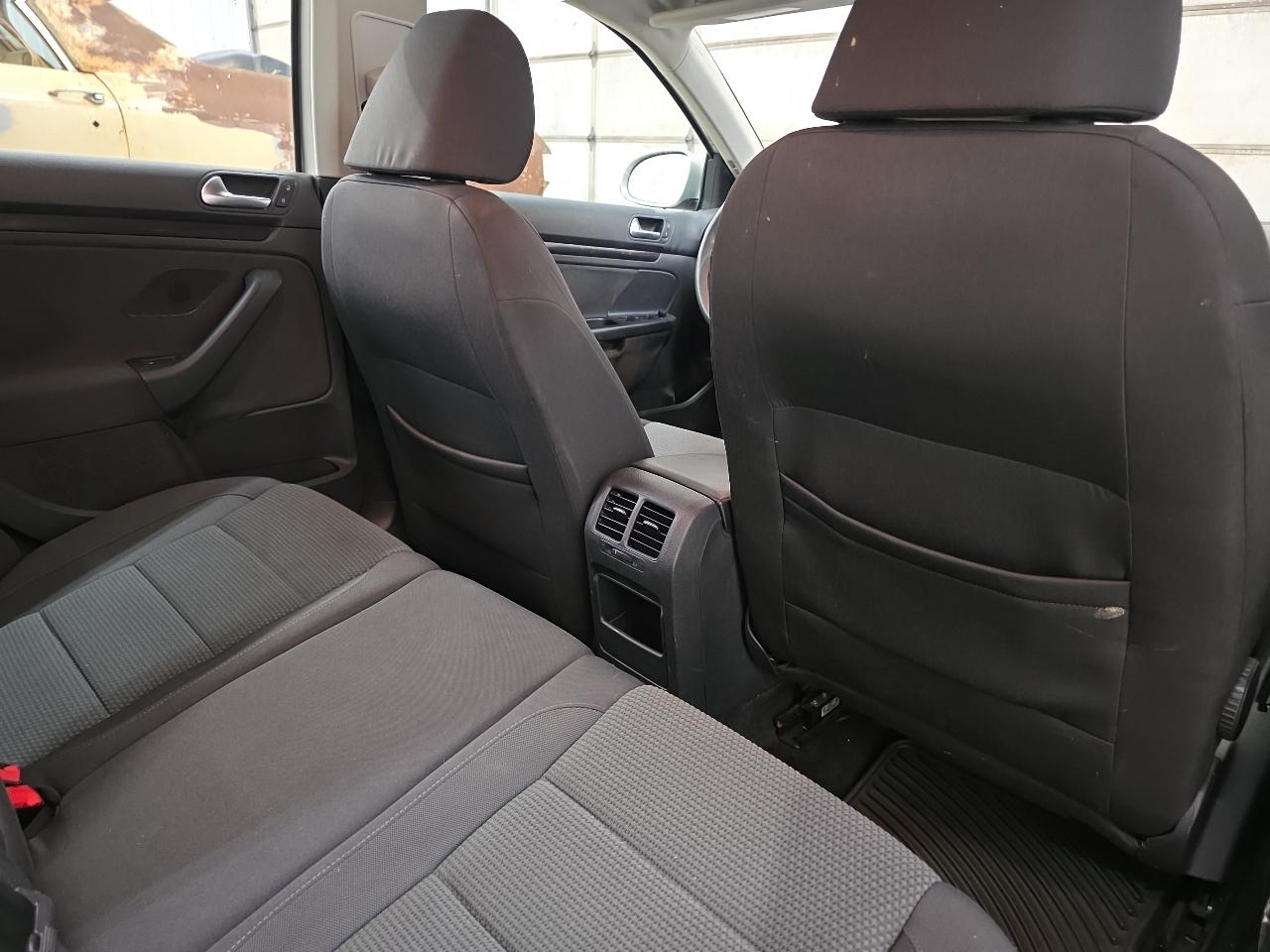 Volkswagen Jetta SportWagen 4dr Auto SE w/Sunroof 2012