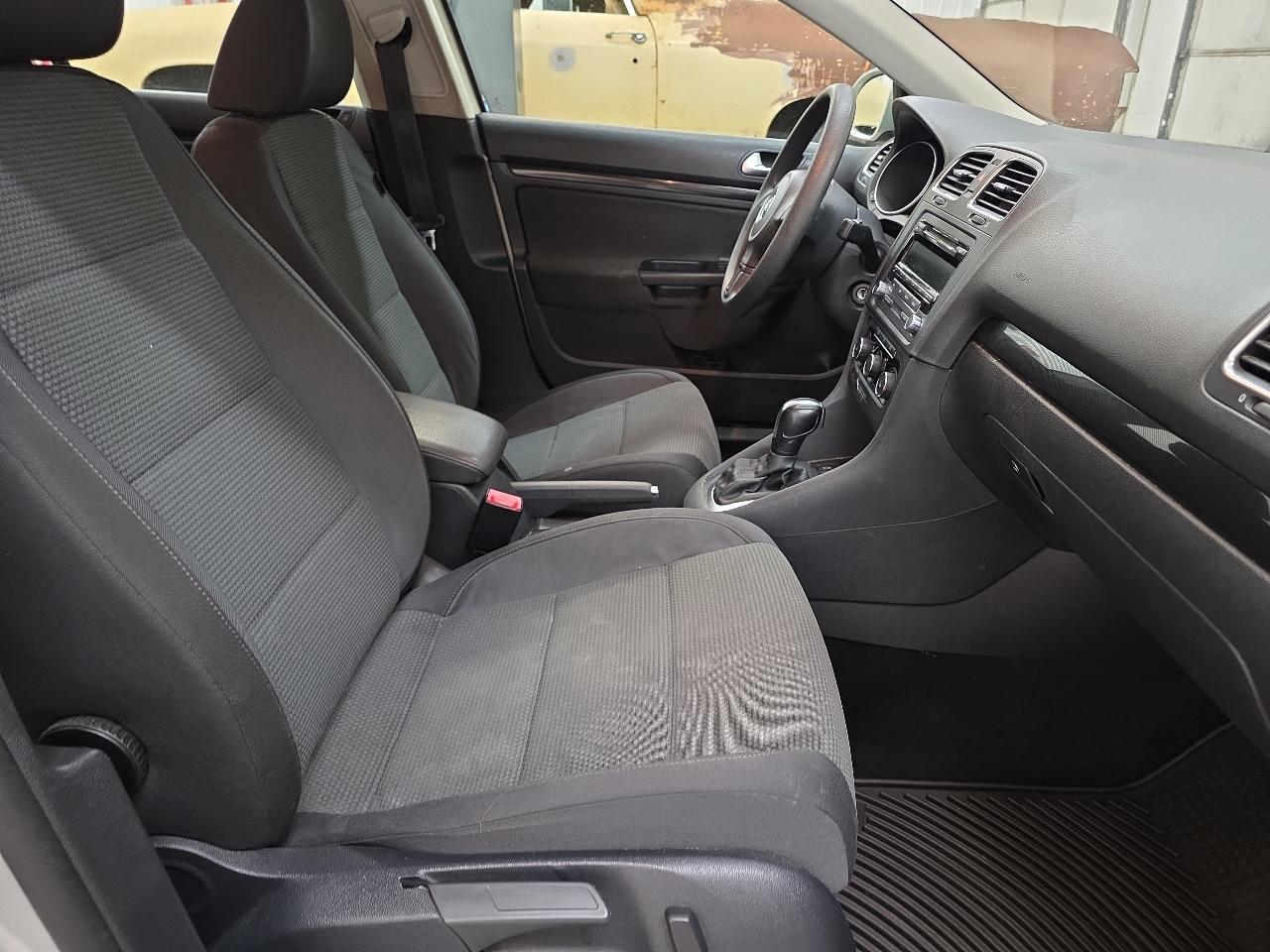 Volkswagen Jetta SportWagen 4dr Auto SE w/Sunroof 2012