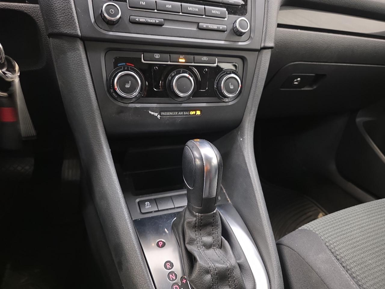 Volkswagen Jetta SportWagen 4dr Auto SE w/Sunroof 2012