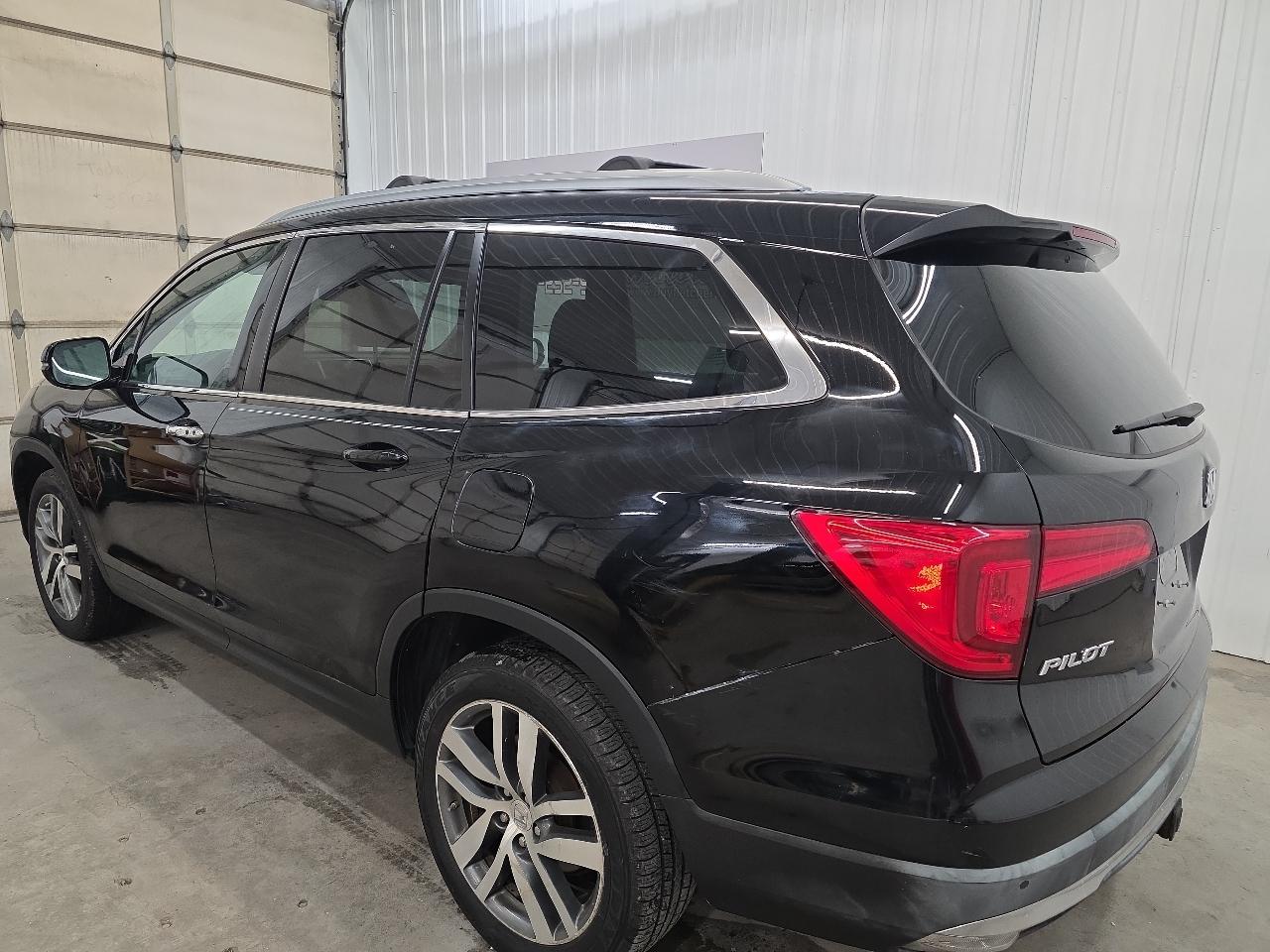 Honda Pilot AWD 4dr Touring w/RES & Navi 2016