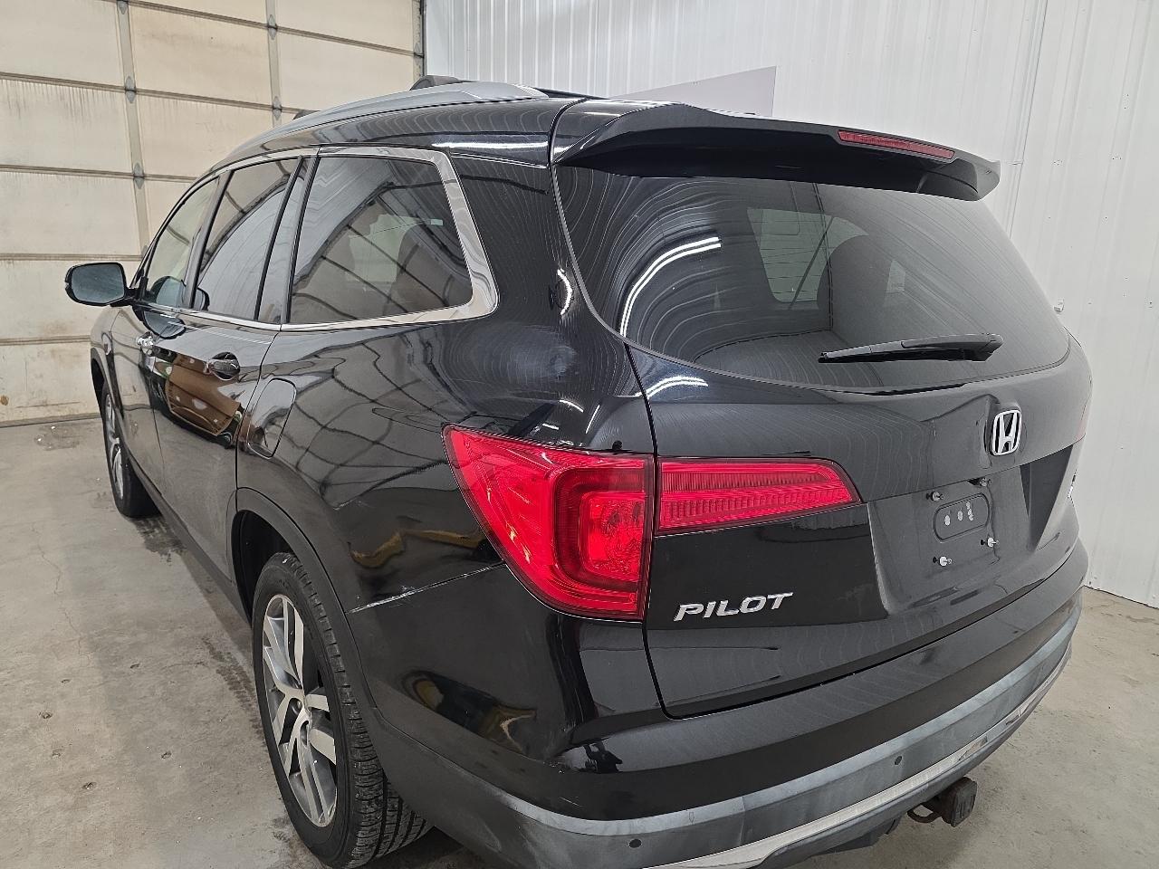 Honda Pilot AWD 4dr Touring w/RES & Navi 2016