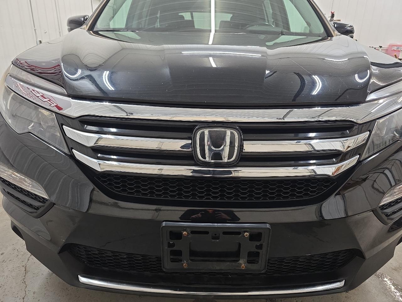 Honda Pilot AWD 4dr Touring w/RES & Navi 2016