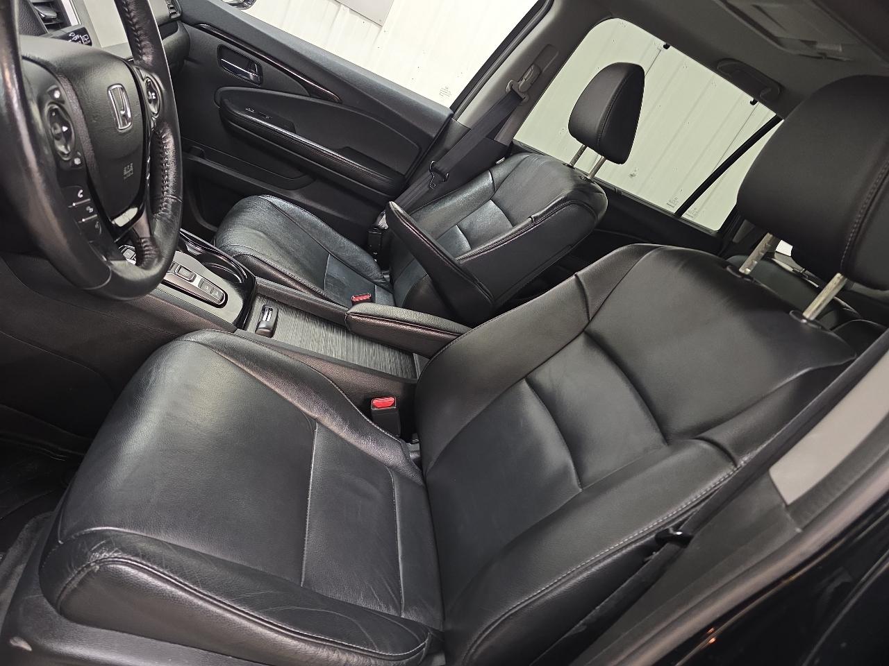 Honda Pilot AWD 4dr Touring w/RES & Navi 2016