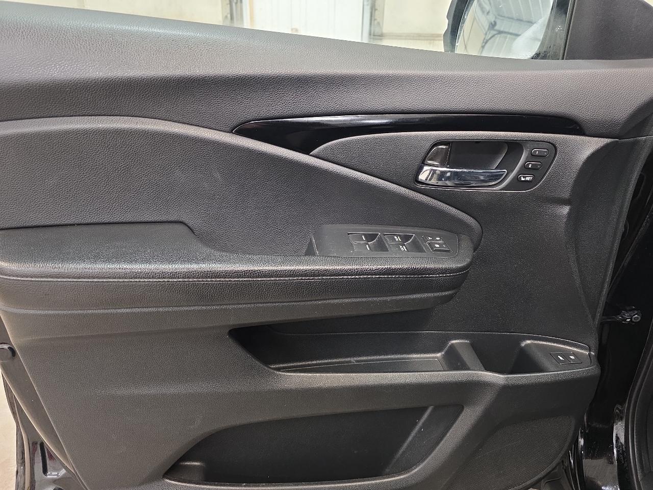 Honda Pilot AWD 4dr Touring w/RES & Navi 2016