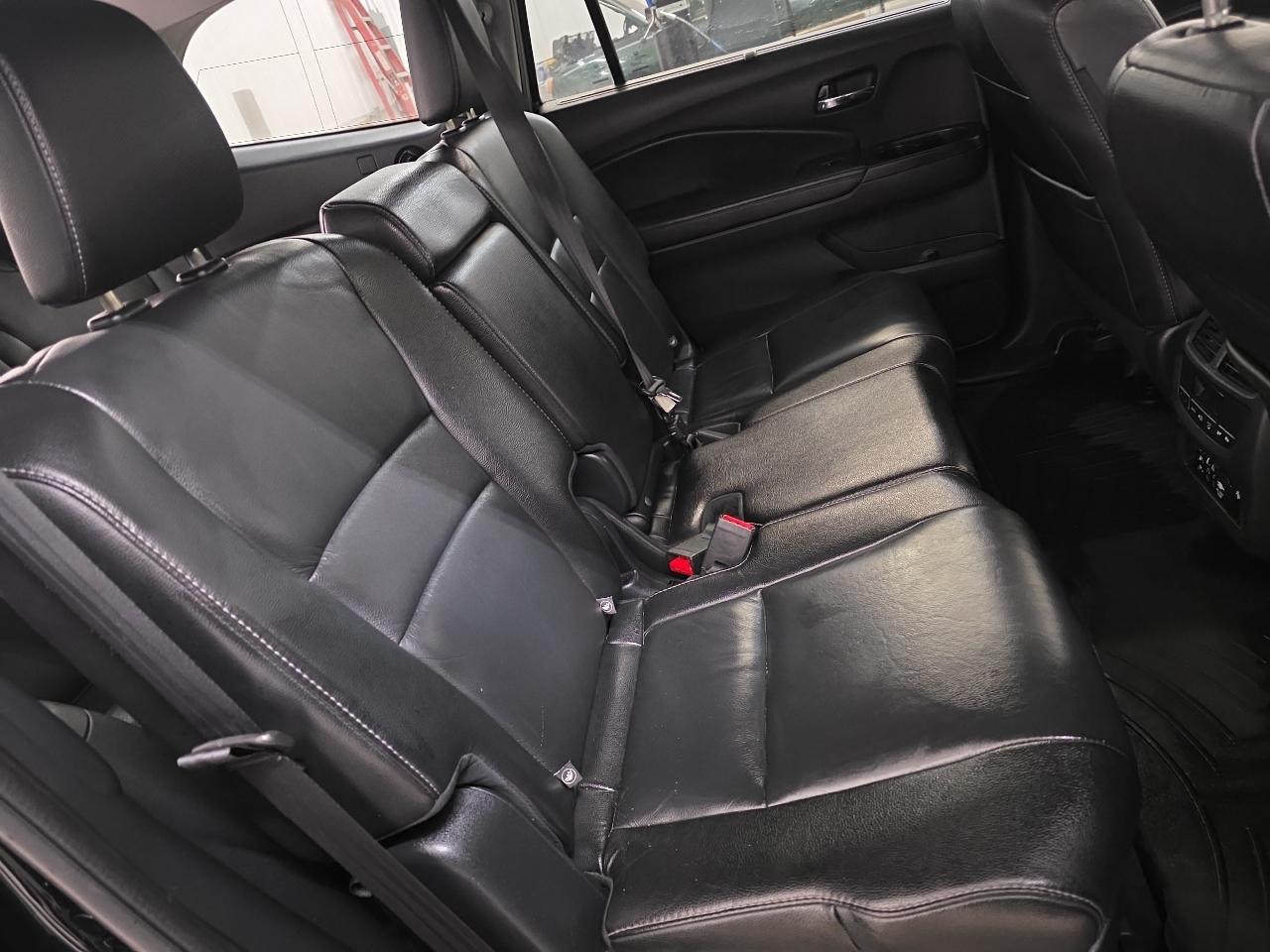 Honda Pilot AWD 4dr Touring w/RES & Navi 2016