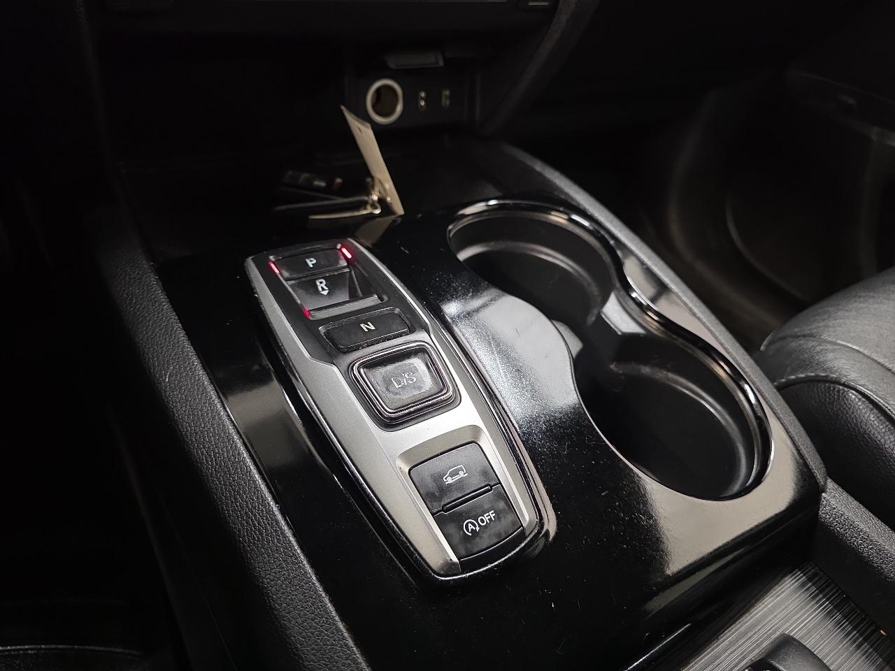 Honda Pilot AWD 4dr Touring w/RES & Navi 2016