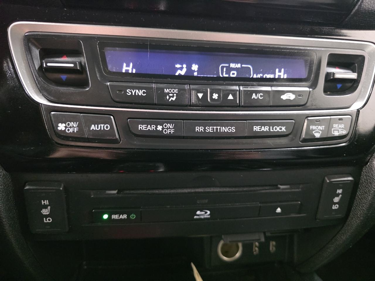 Honda Pilot AWD 4dr Touring w/RES & Navi 2016