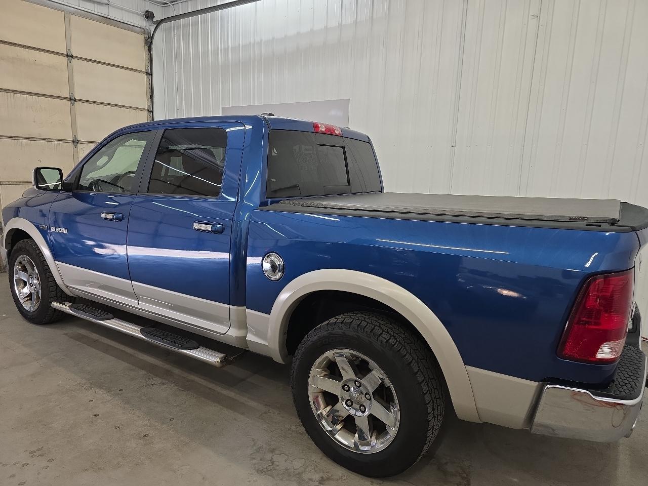 Dodge Ram 1500 4WD Crew Cab 140.5" Laramie 2009