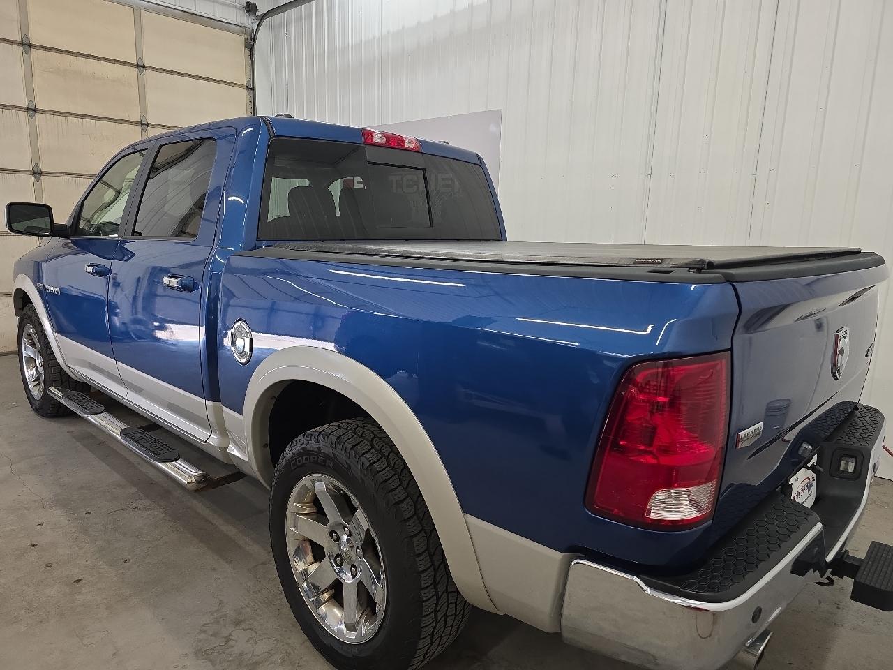 Dodge Ram 1500 4WD Crew Cab 140.5" Laramie 2009