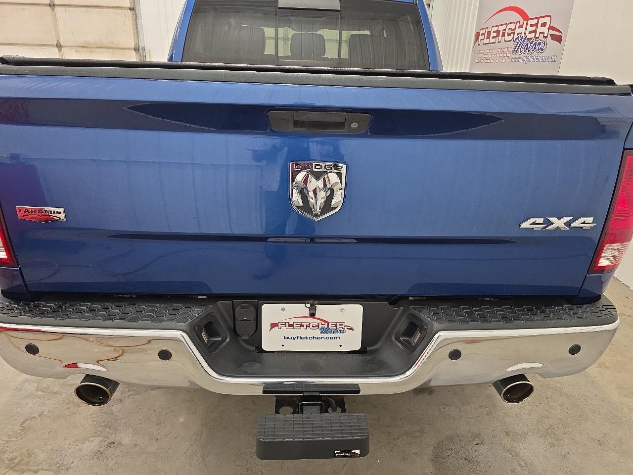 Dodge Ram 1500 4WD Crew Cab 140.5" Laramie 2009