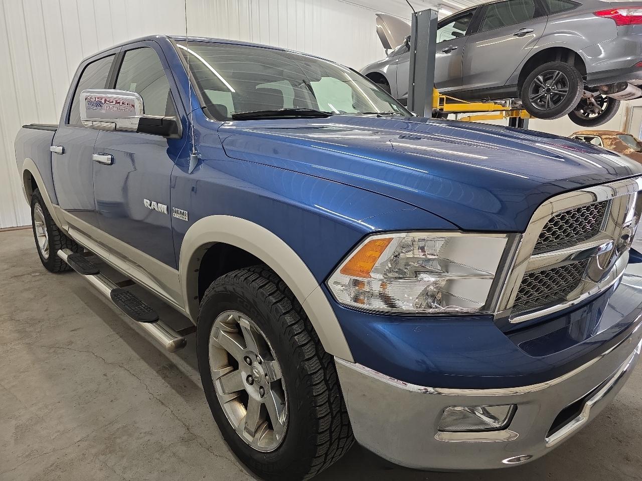 Dodge Ram 1500 4WD Crew Cab 140.5" Laramie 2009