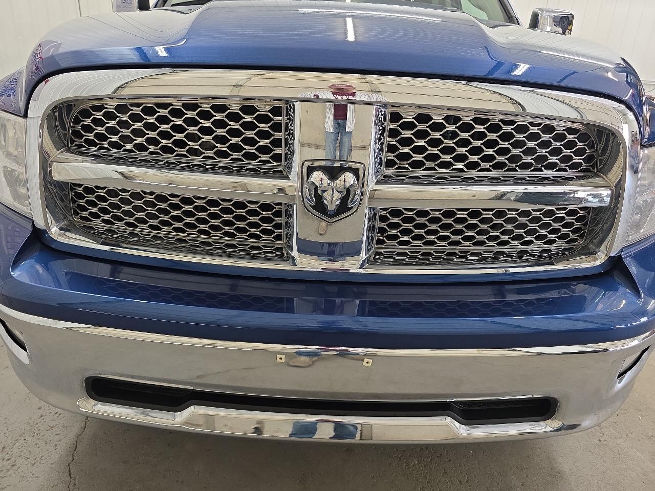 Dodge Ram 1500 4WD Crew Cab 140.5" Laramie 2009