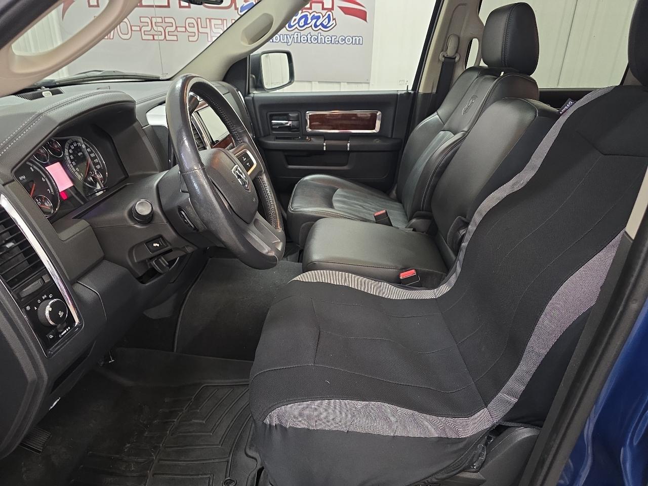 Dodge Ram 1500 4WD Crew Cab 140.5" Laramie 2009