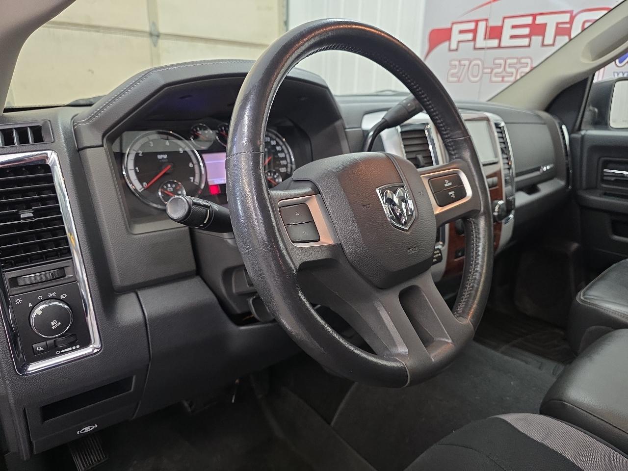 Dodge Ram 1500 4WD Crew Cab 140.5" Laramie 2009