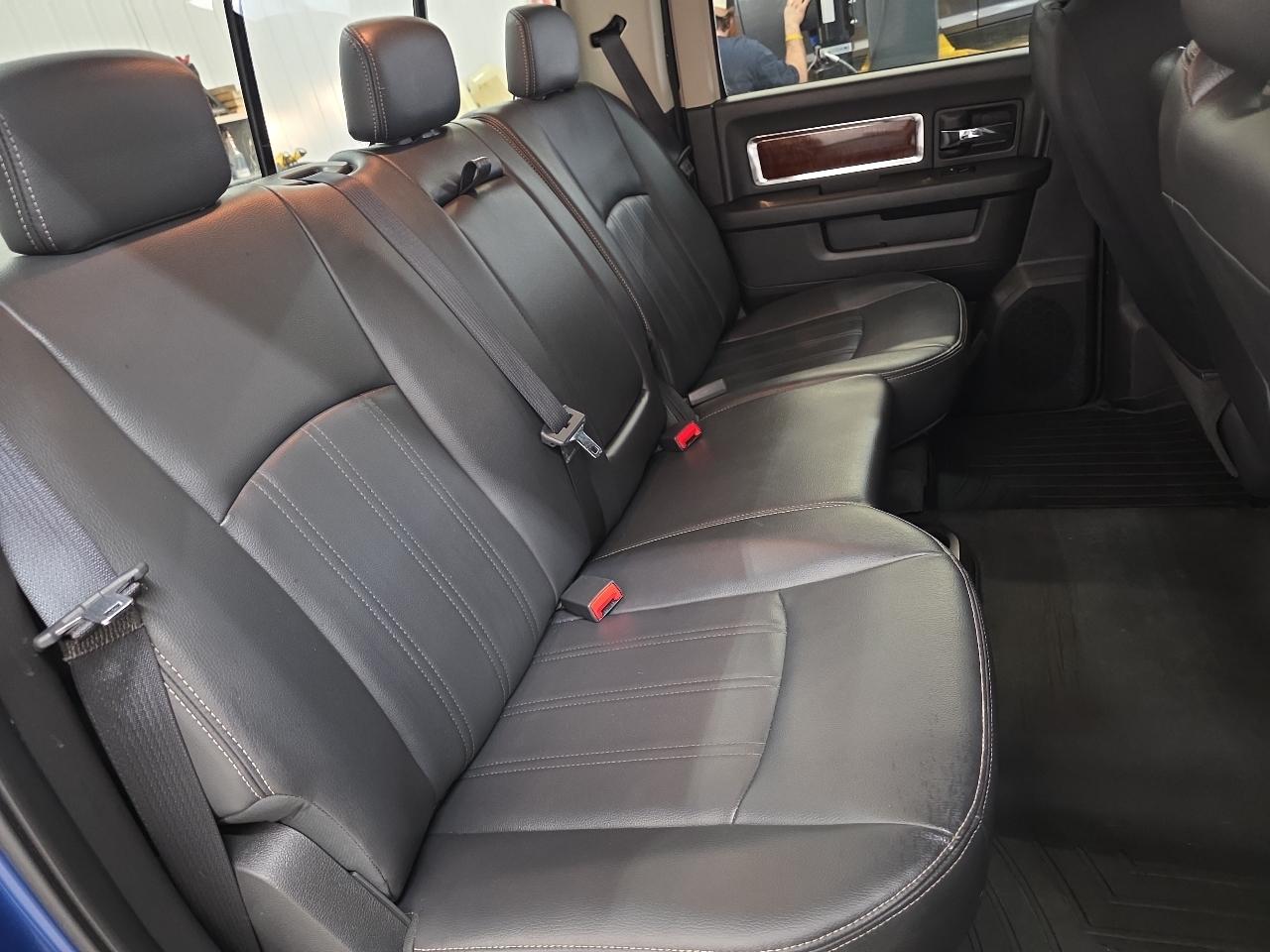 Dodge Ram 1500 4WD Crew Cab 140.5" Laramie 2009