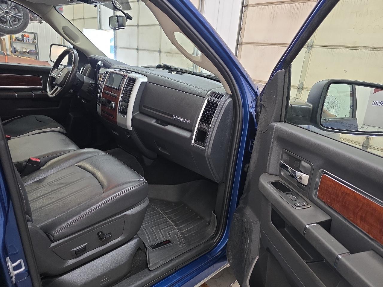 Dodge Ram 1500 4WD Crew Cab 140.5" Laramie 2009