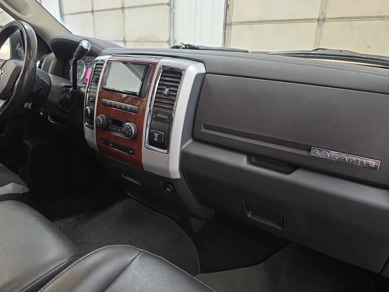 Dodge Ram 1500 4WD Crew Cab 140.5" Laramie 2009