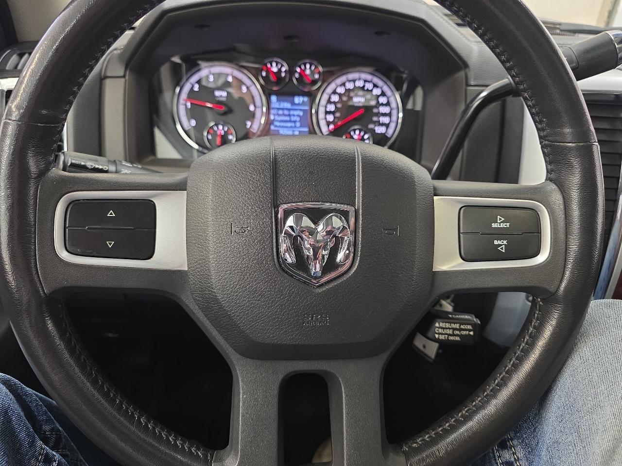 Dodge Ram 1500 4WD Crew Cab 140.5" Laramie 2009