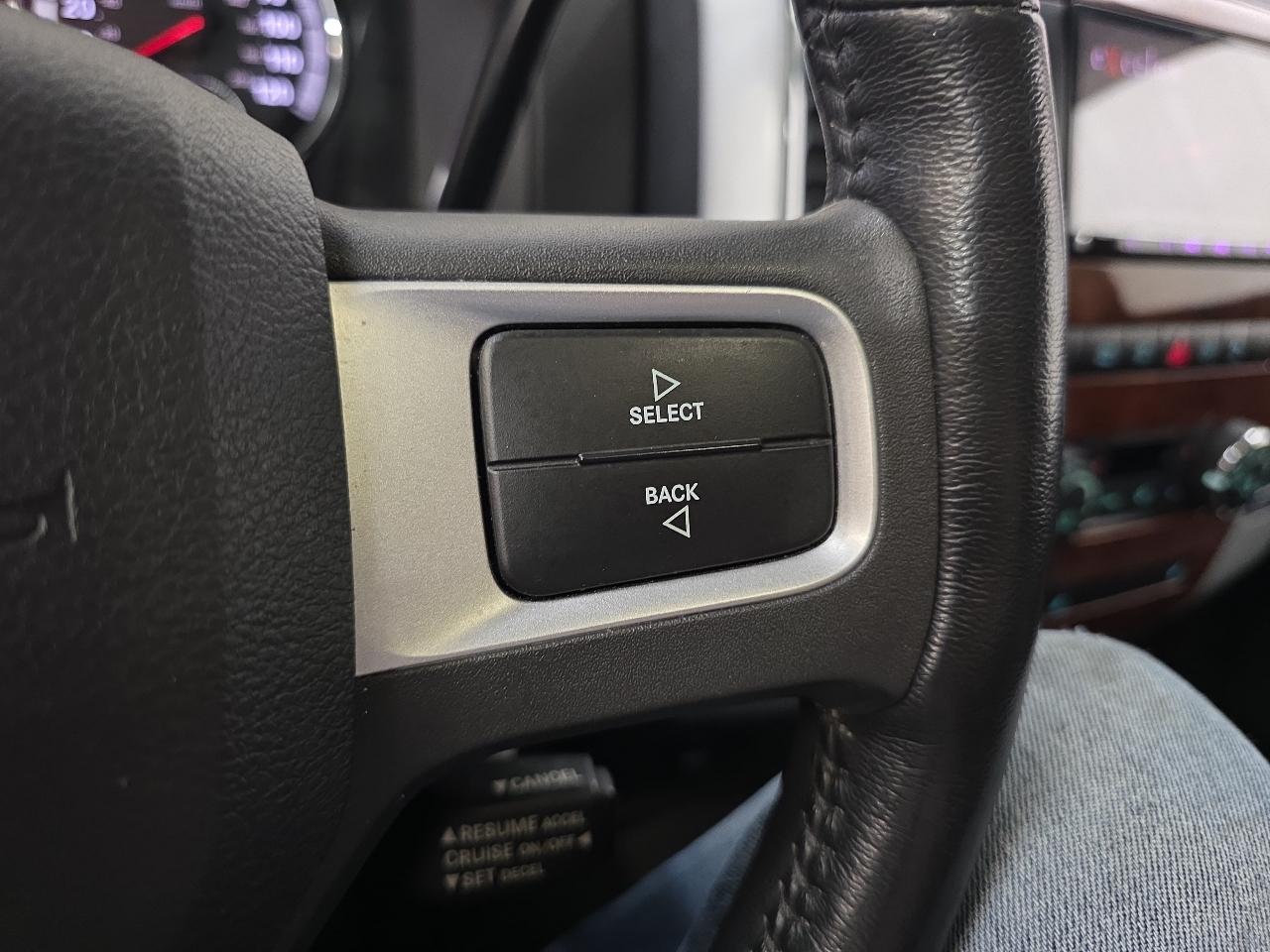 Dodge Ram 1500 4WD Crew Cab 140.5" Laramie 2009