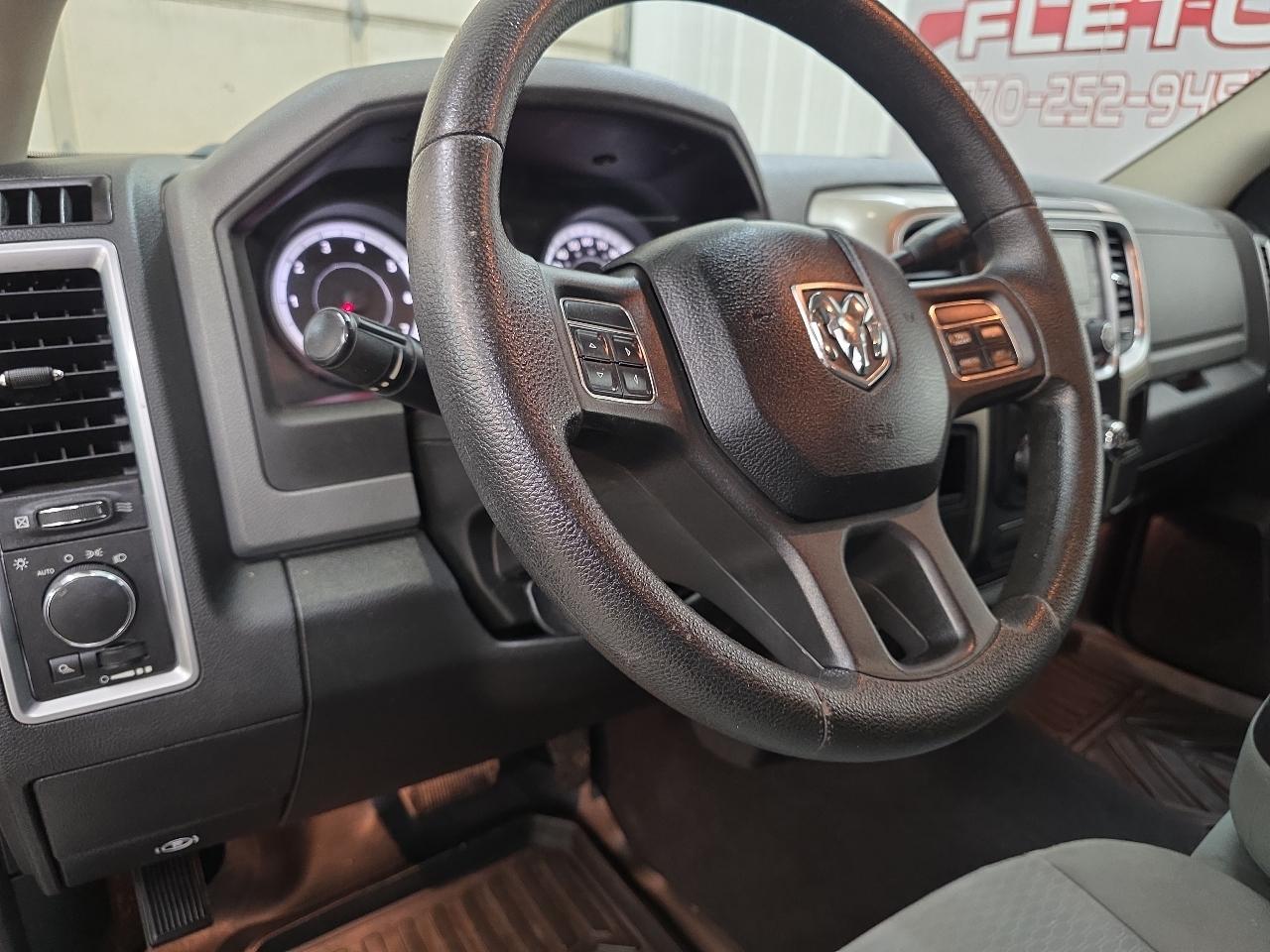 RAM 1500 2WD Reg Cab 140.5" SLT 2013