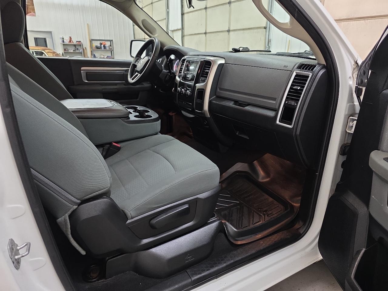 RAM 1500 2WD Reg Cab 140.5" SLT 2013