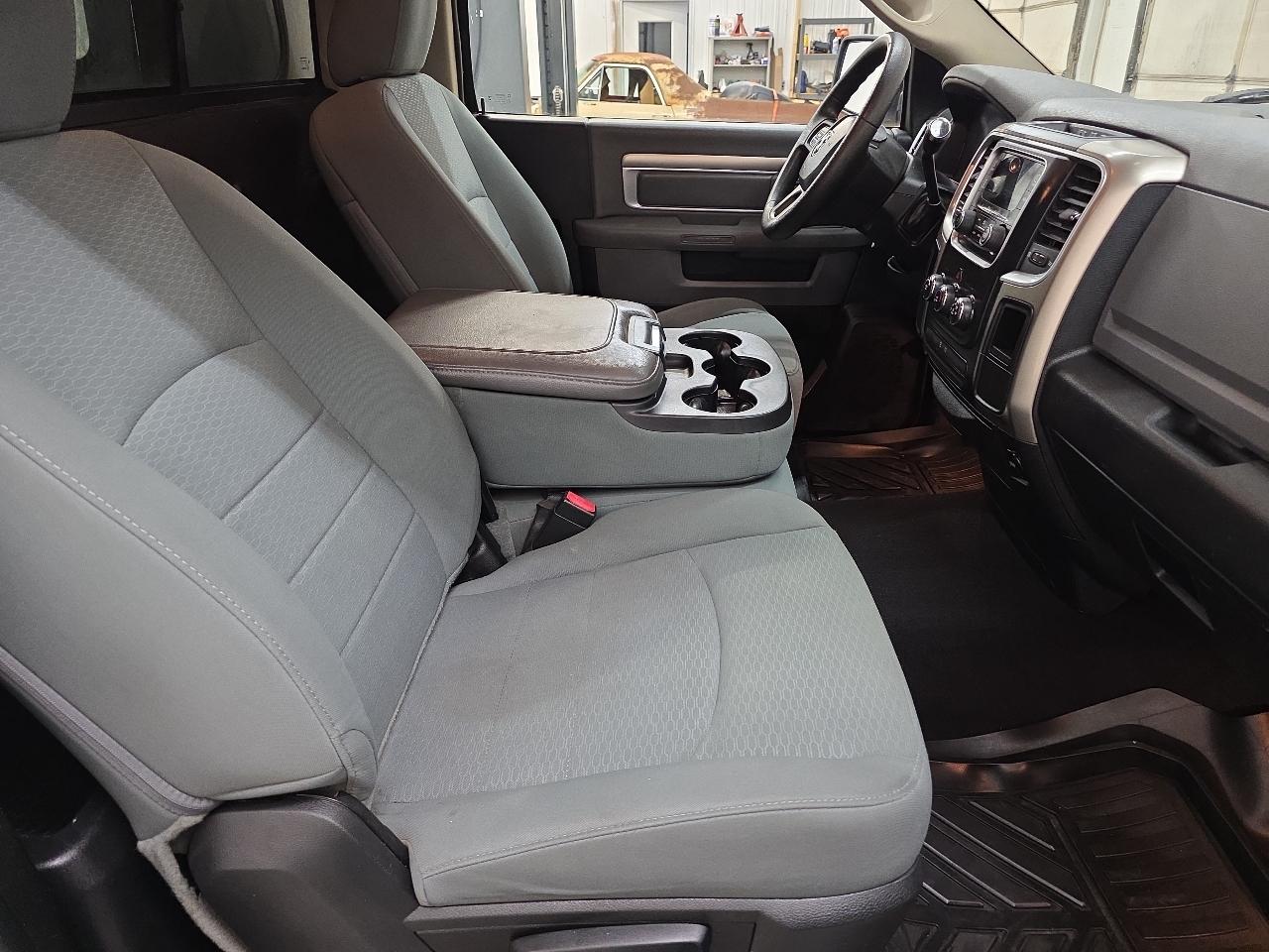 RAM 1500 2WD Reg Cab 140.5" SLT 2013