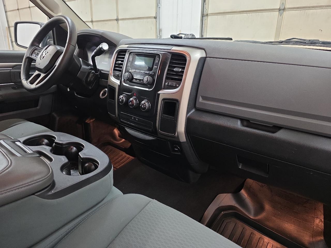 RAM 1500 2WD Reg Cab 140.5" SLT 2013