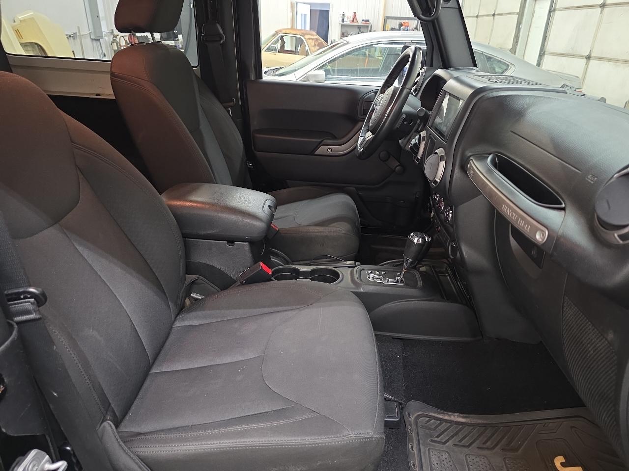 Jeep Wrangler 4WD 2dr Sport 2015