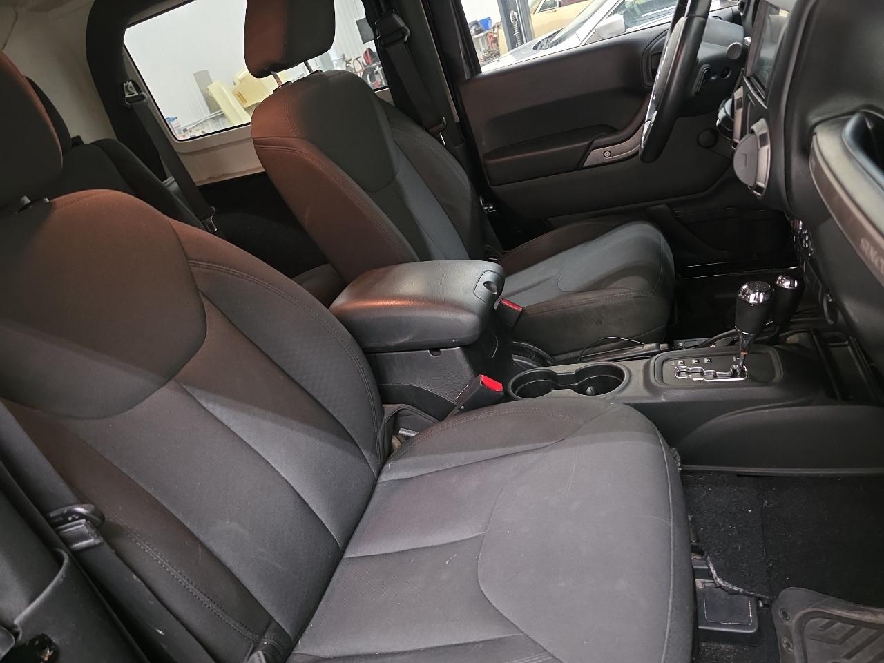 Jeep Wrangler 4WD 2dr Sport 2015