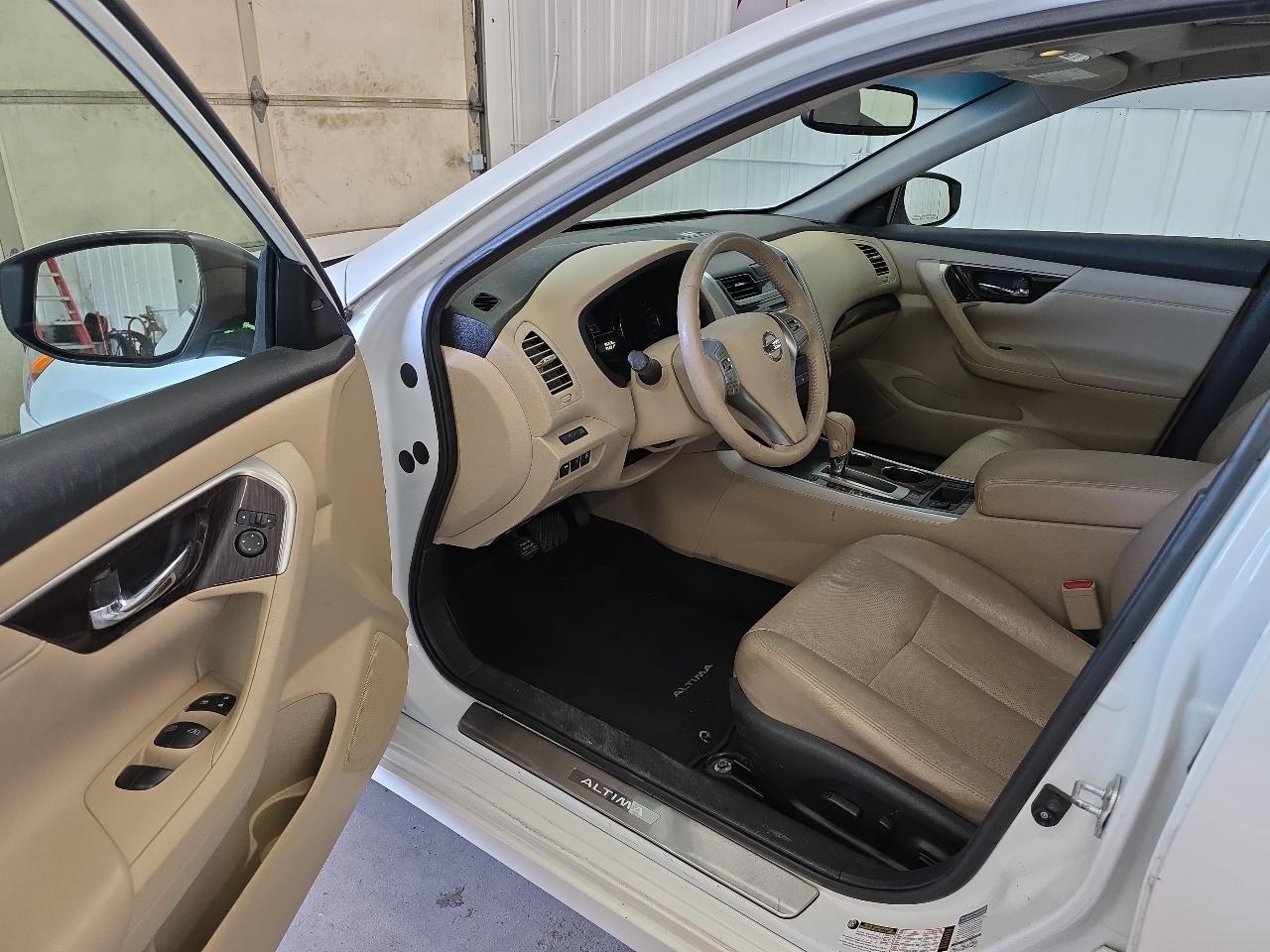 Nissan Altima 4dr Sdn I4 2.5 SL 2015