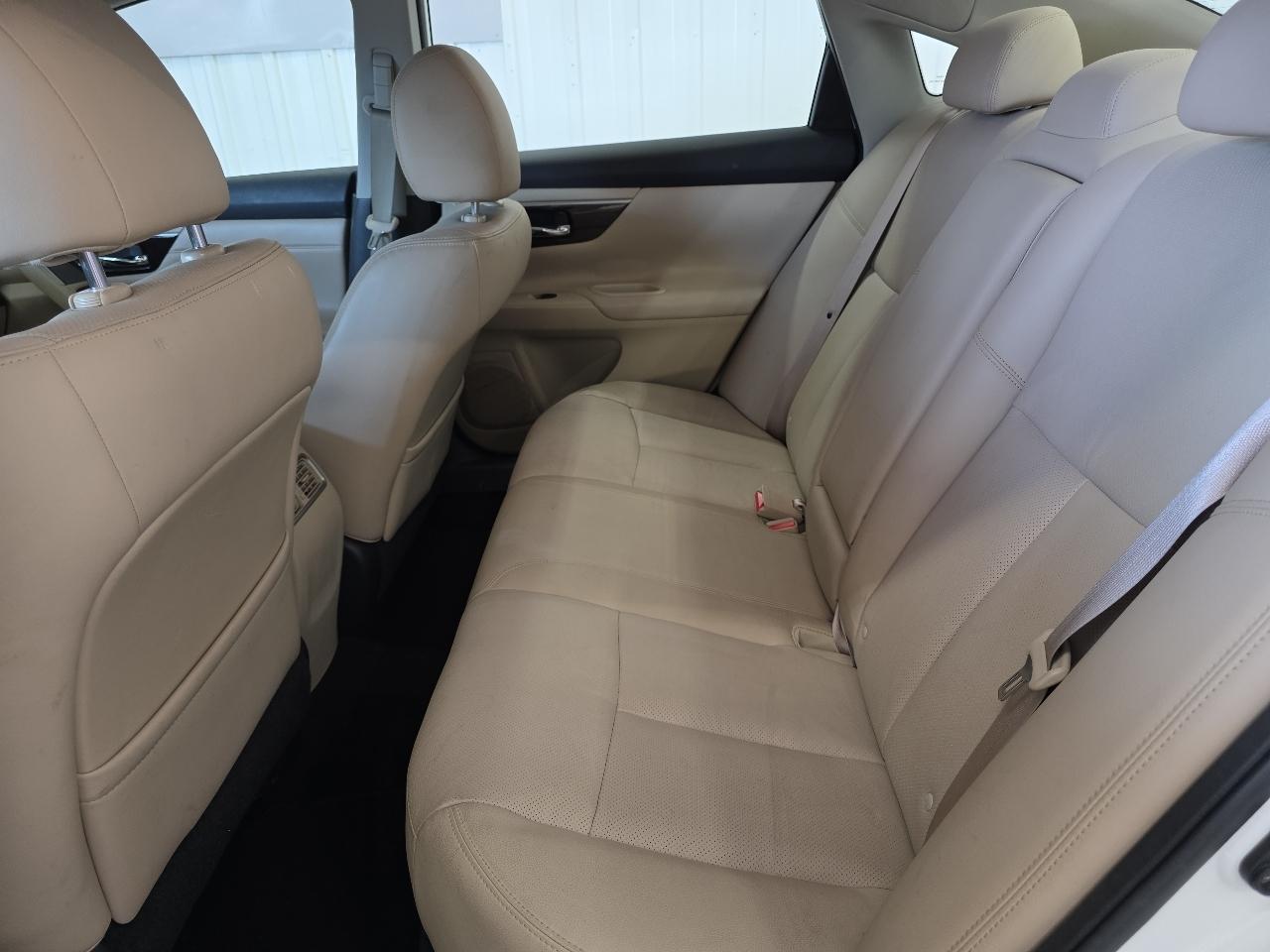 Nissan Altima 4dr Sdn I4 2.5 SL 2015