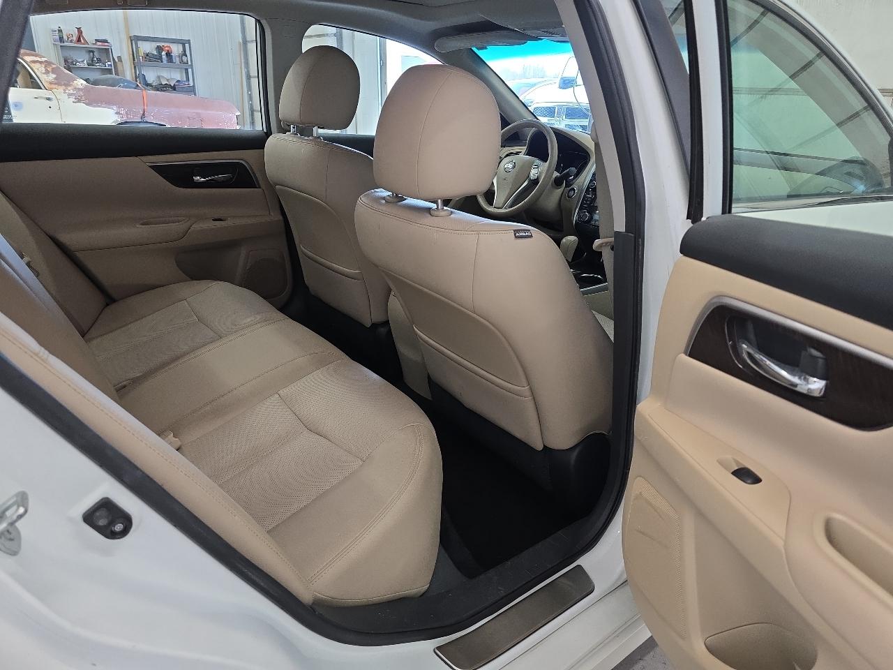 Nissan Altima 4dr Sdn I4 2.5 SL 2015