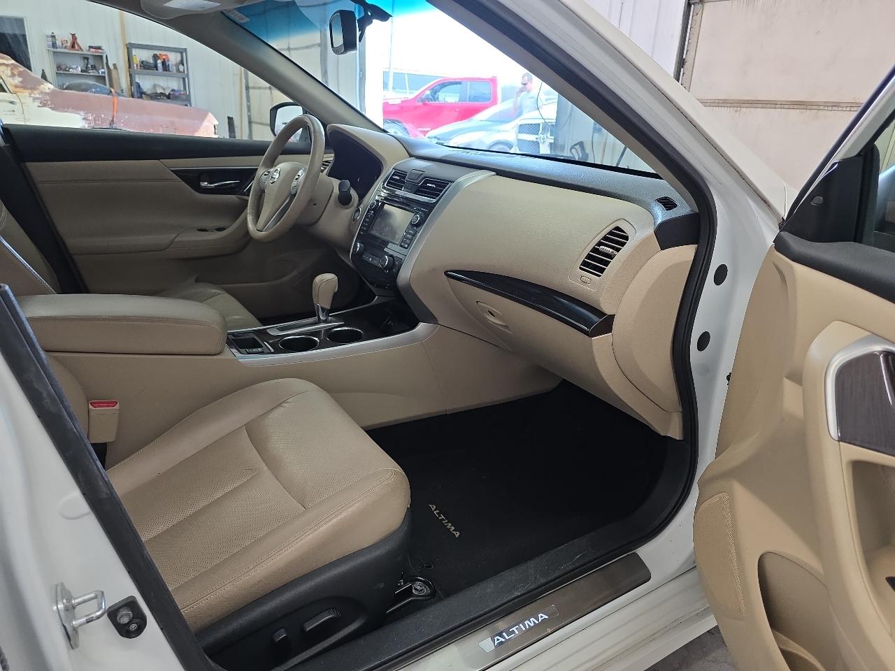 Nissan Altima 4dr Sdn I4 2.5 SL 2015