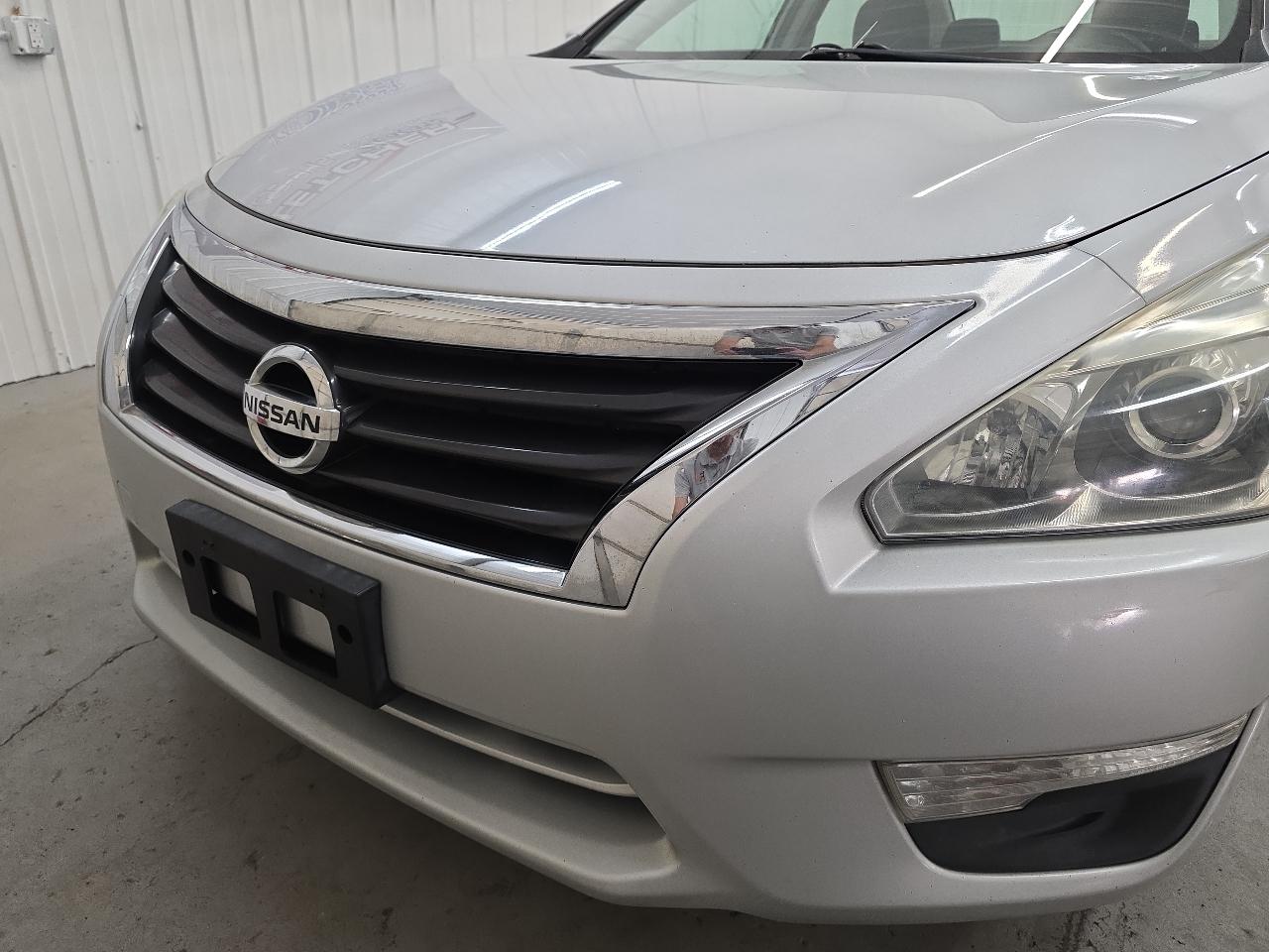 Nissan Altima 4dr Sdn I4 2.5 S 2015