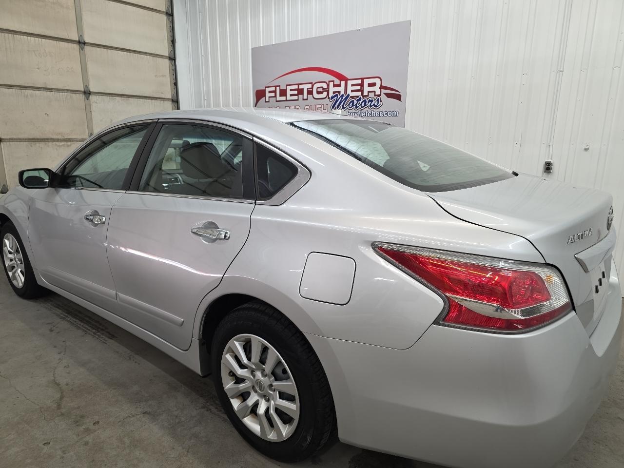 Nissan Altima 4dr Sdn I4 2.5 S 2015