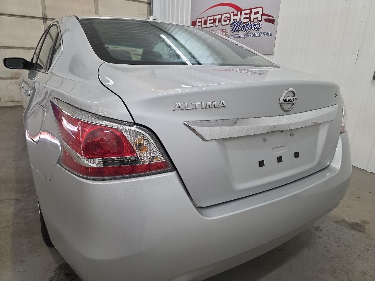 Nissan Altima 4dr Sdn I4 2.5 S 2015