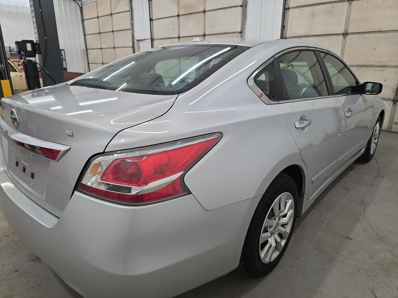 Nissan Altima 4dr Sdn I4 2.5 S 2015