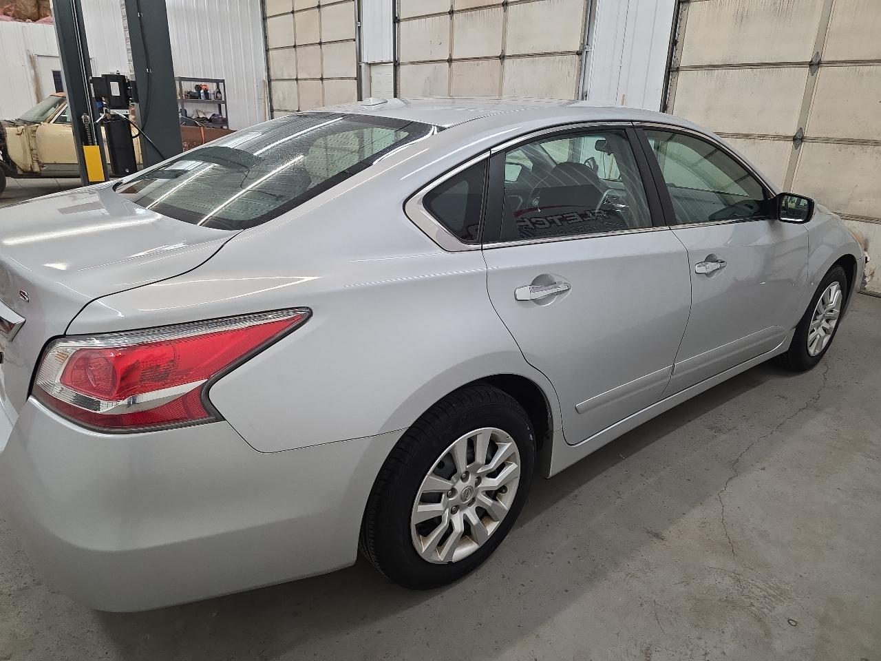 Nissan Altima 4dr Sdn I4 2.5 S 2015