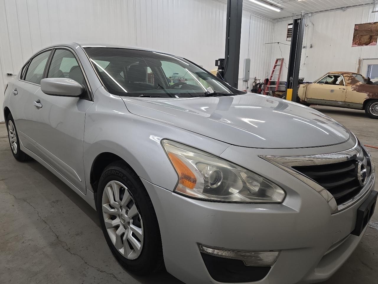 Nissan Altima 4dr Sdn I4 2.5 S 2015