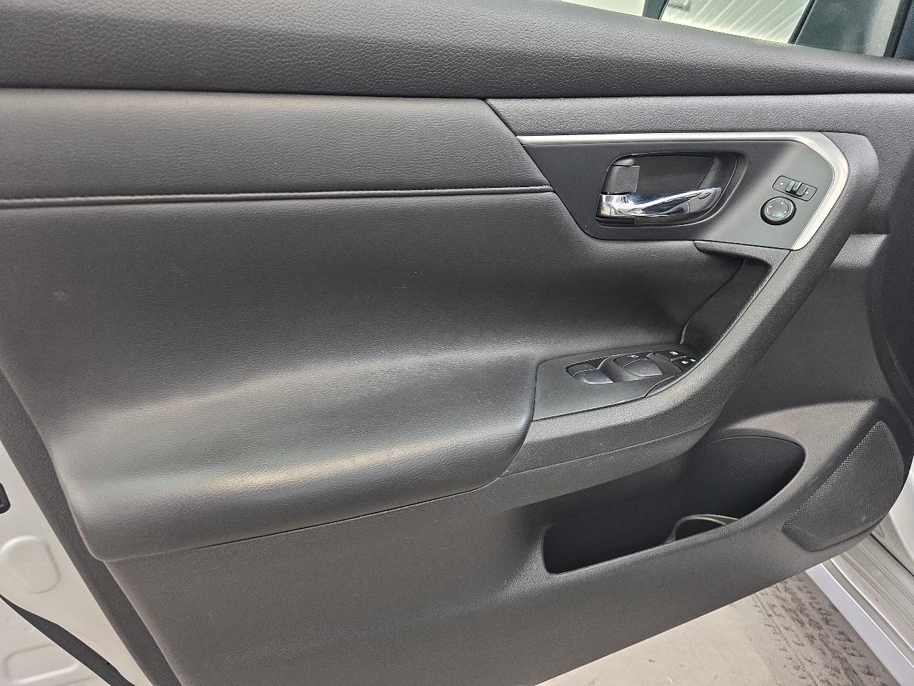 Nissan Altima 4dr Sdn I4 2.5 S 2015