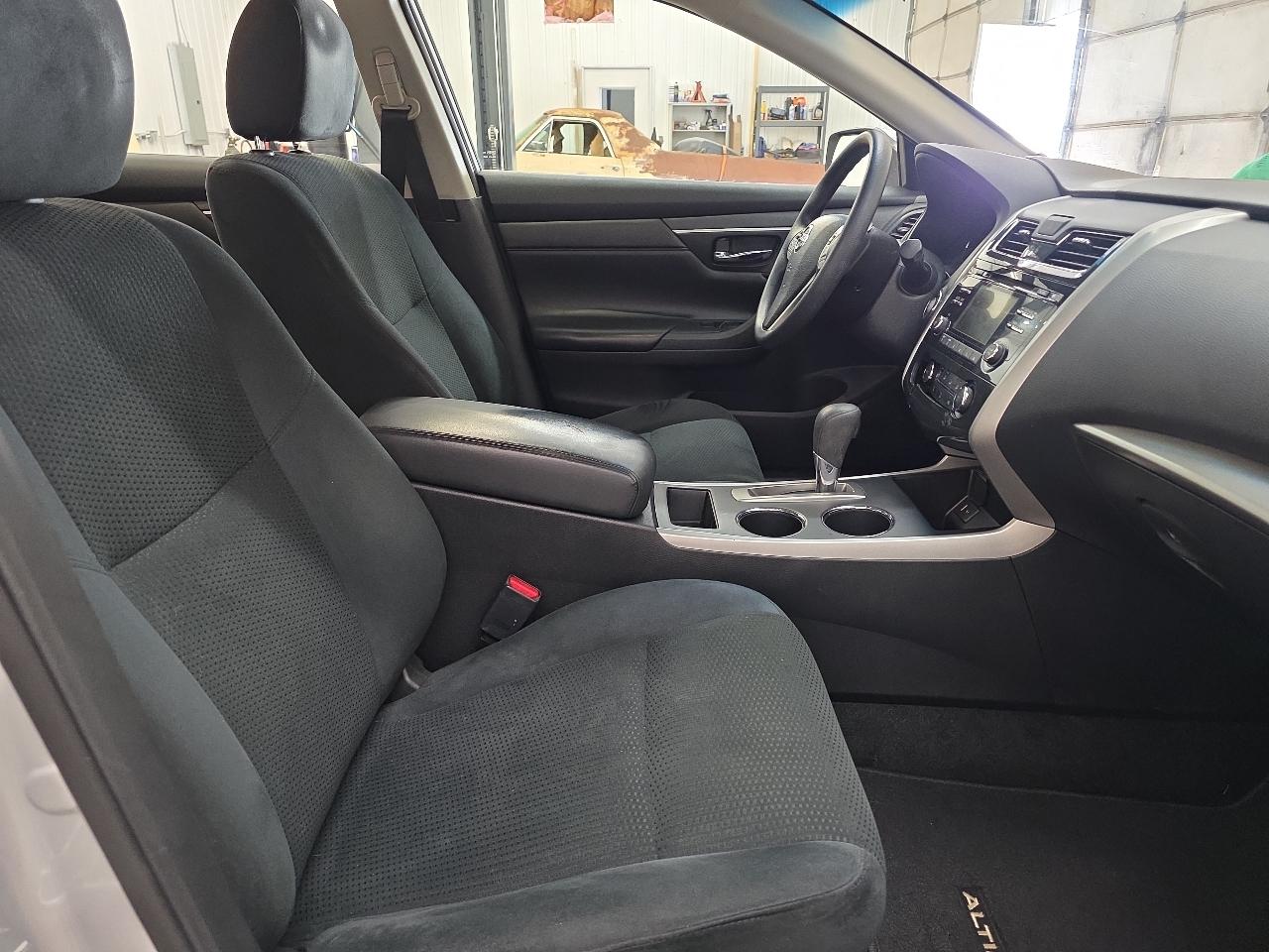 Nissan Altima 4dr Sdn I4 2.5 S 2015