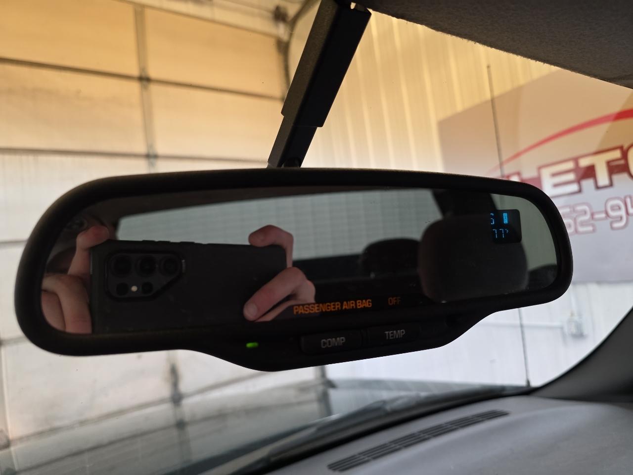 Chevrolet Silverado 1500 Ext Cab 143.5" WB LS 2003