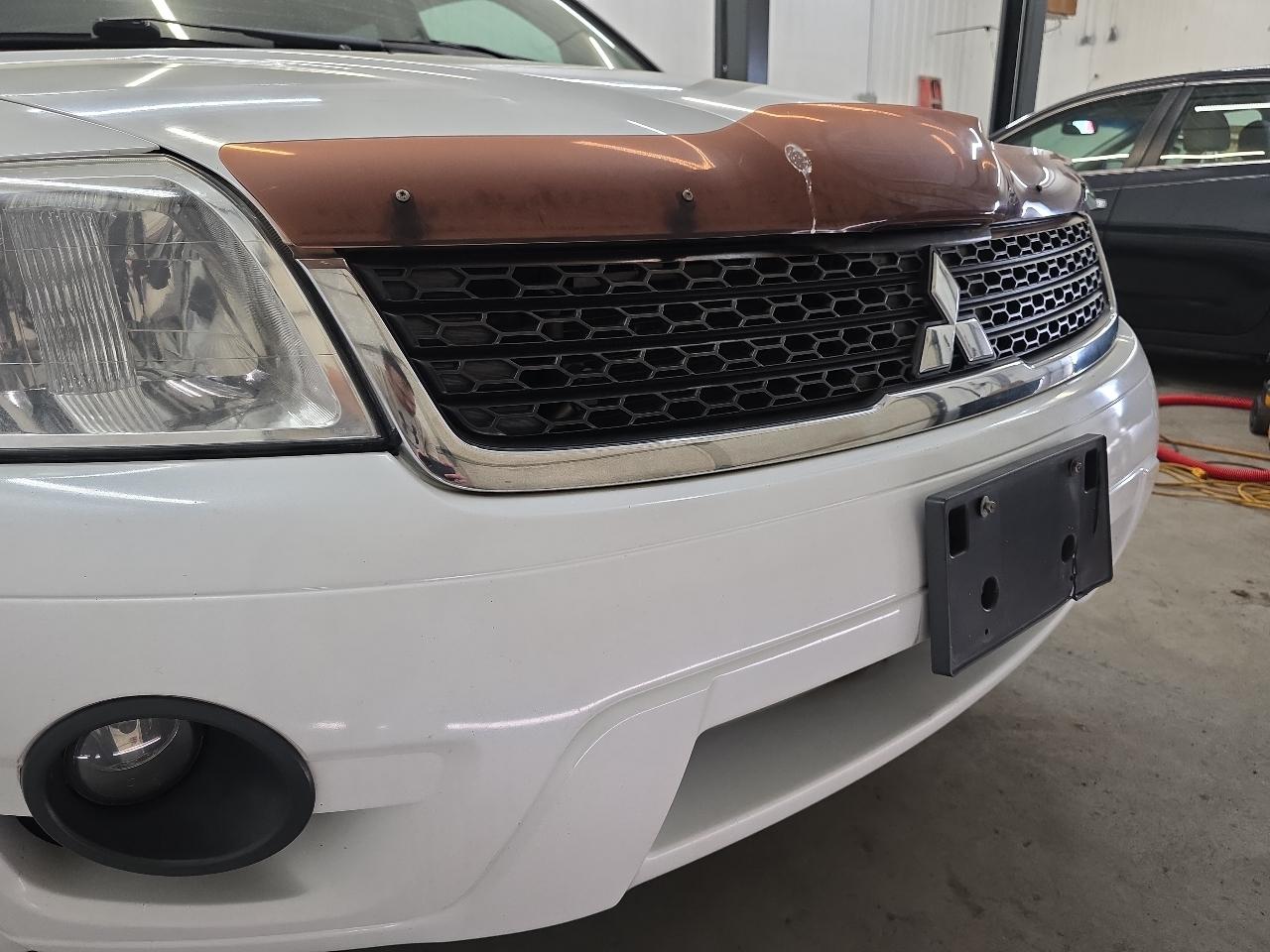 Mitsubishi Endeavor AWD 4dr LS 2011