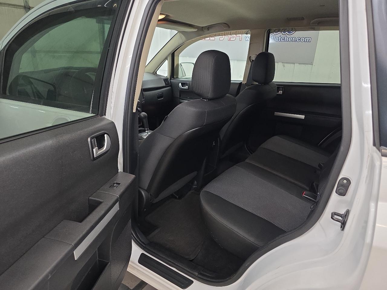 Mitsubishi Endeavor AWD 4dr LS 2011