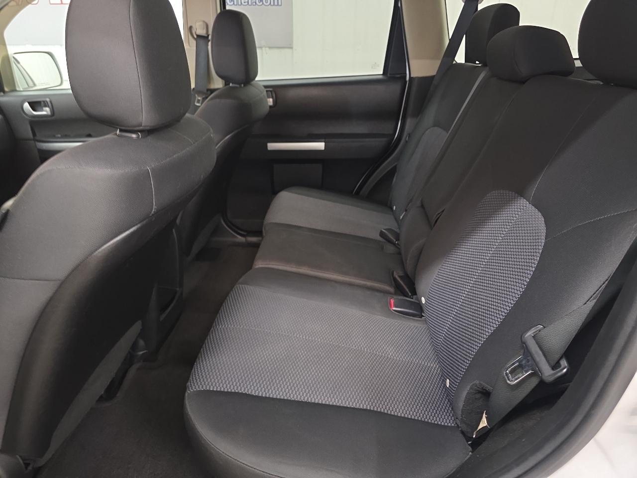 Mitsubishi Endeavor AWD 4dr LS 2011