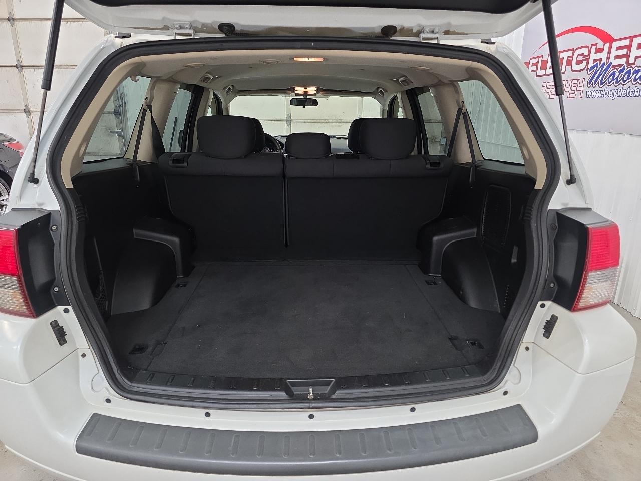 Mitsubishi Endeavor AWD 4dr LS 2011