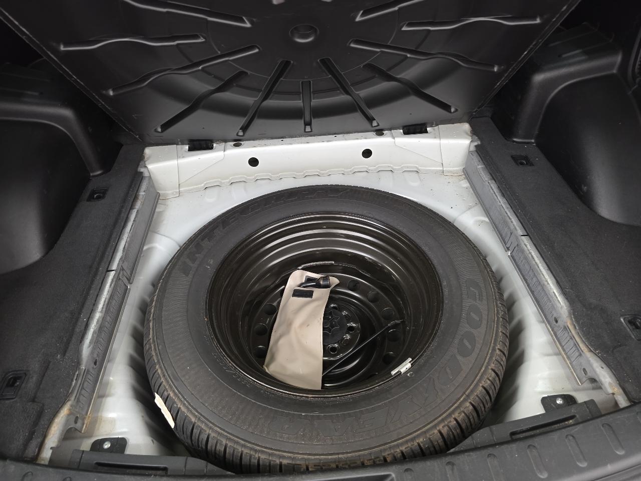 Mitsubishi Endeavor AWD 4dr LS 2011