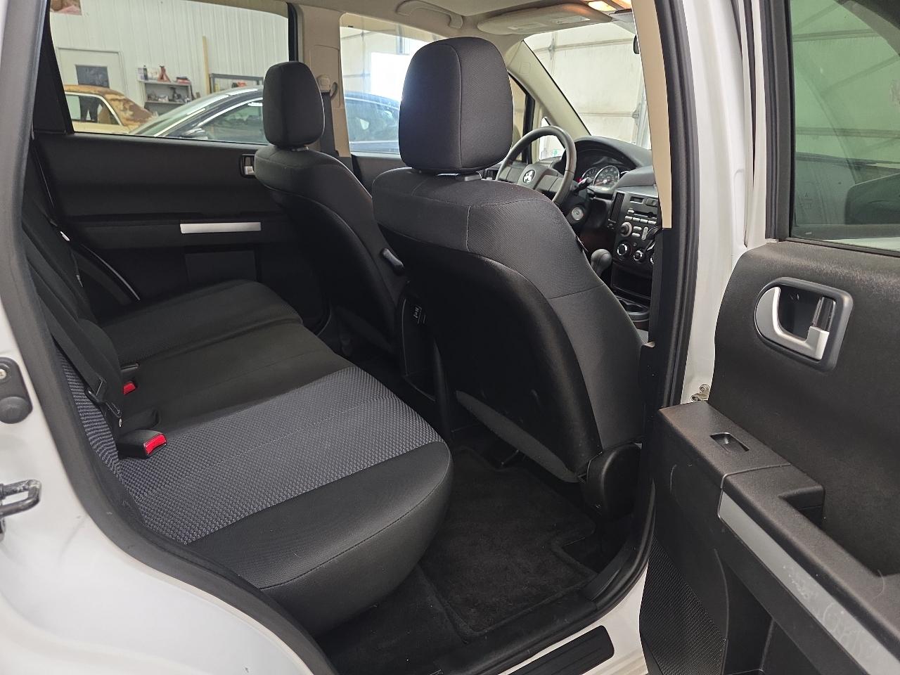 Mitsubishi Endeavor AWD 4dr LS 2011